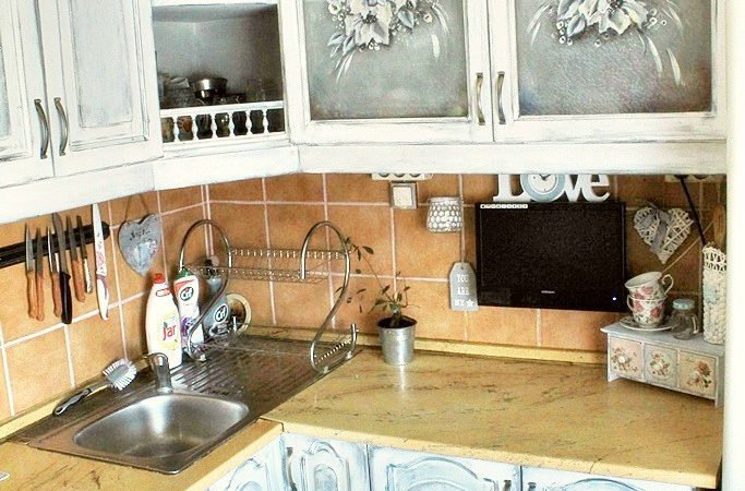 Fessük át a konyhaszekrényt.